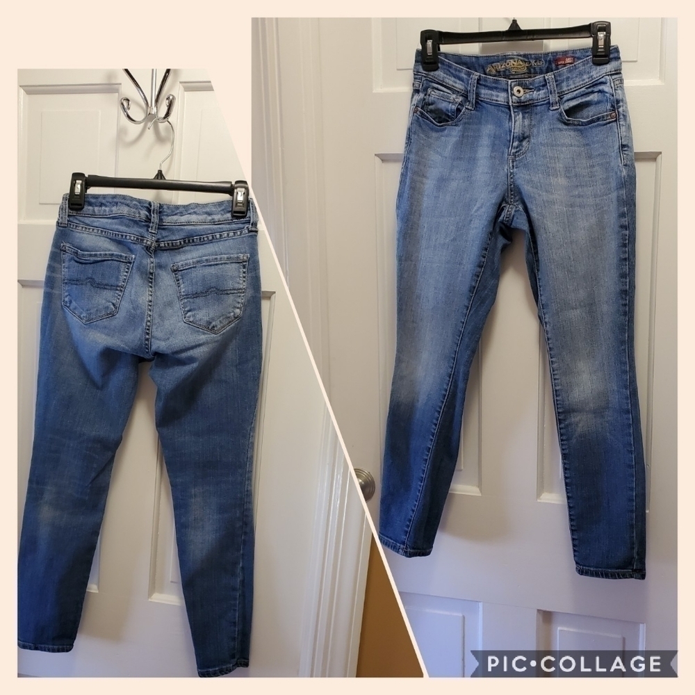 Arizona Jean Co. Size 3 short blue jeans